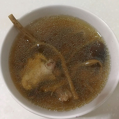 茶树菇鸭汤