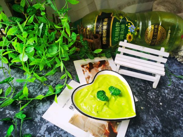 橄榄油蒜香牛油果酱