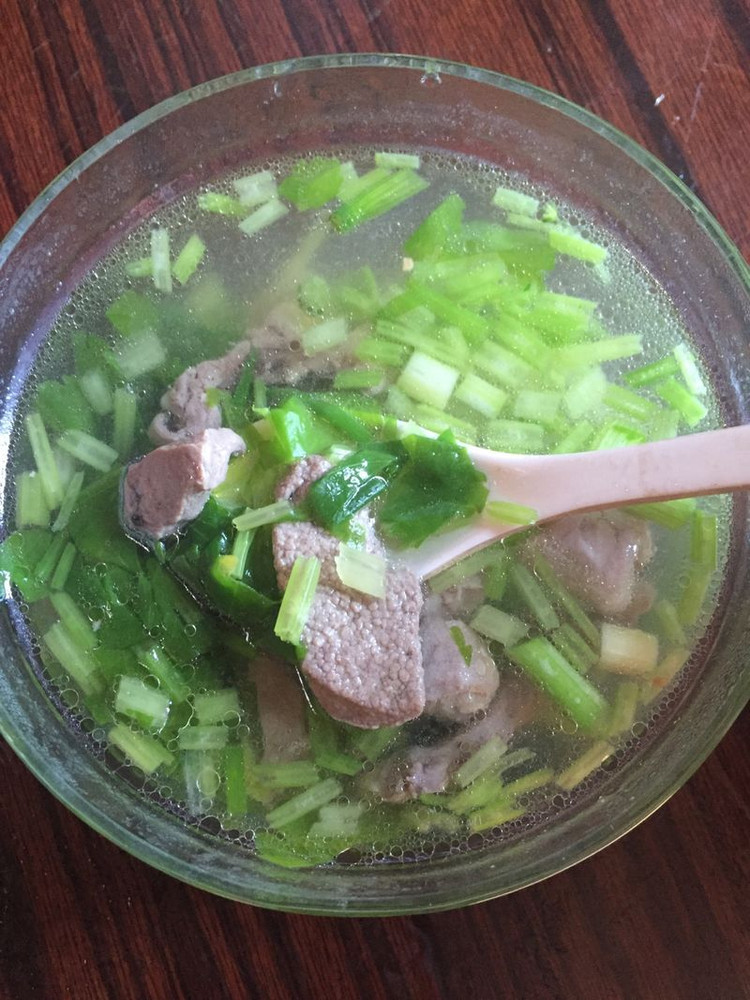 芹菜猪肉汤的做法