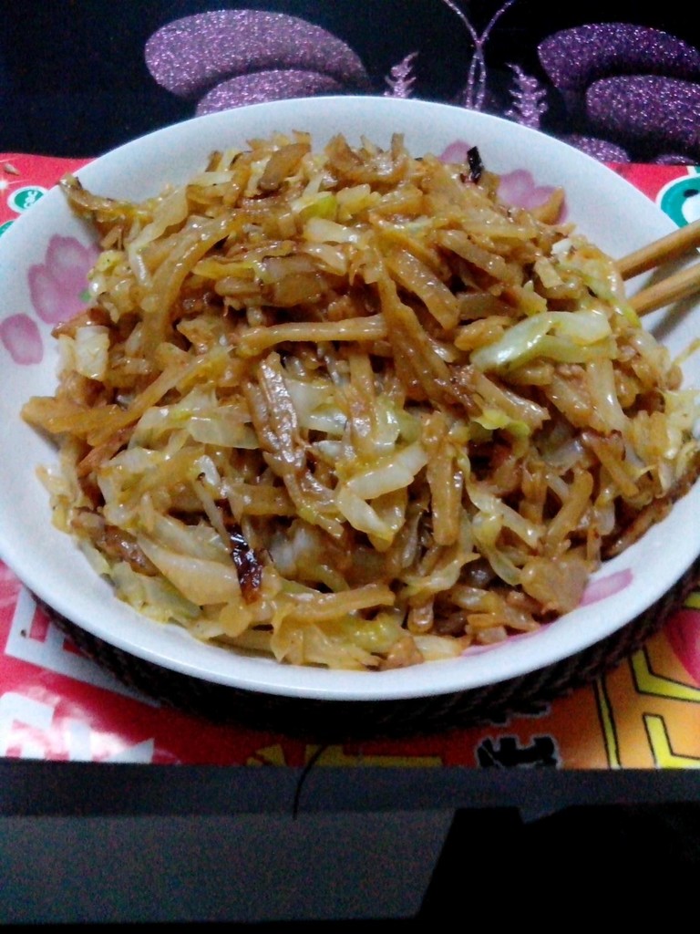 Stir fried cake with shredded vegetable and pork