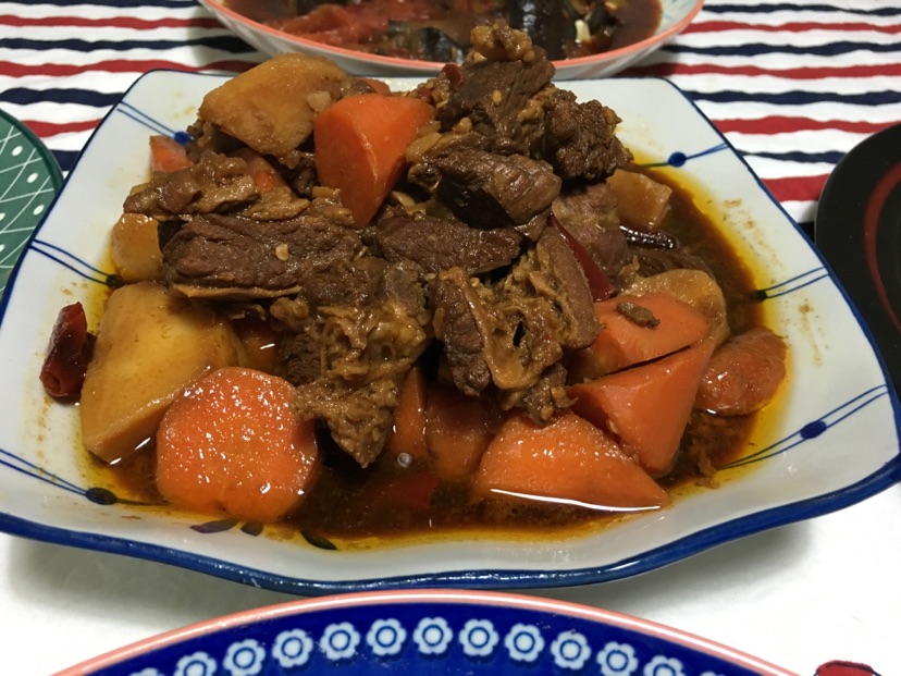 红萝卜土豆牛腩