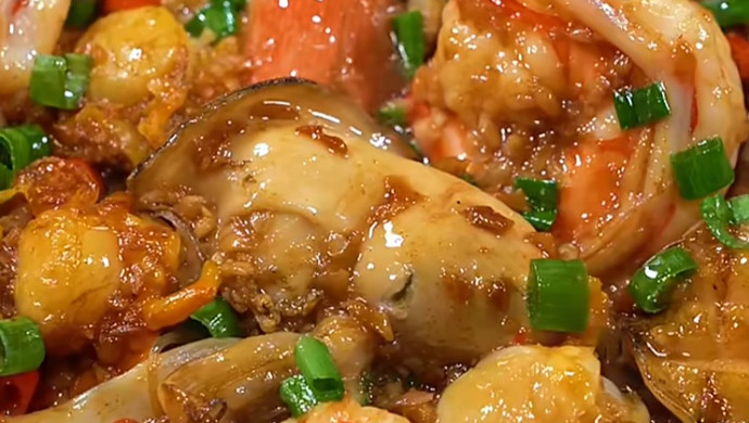 五花肉海鲜煲
