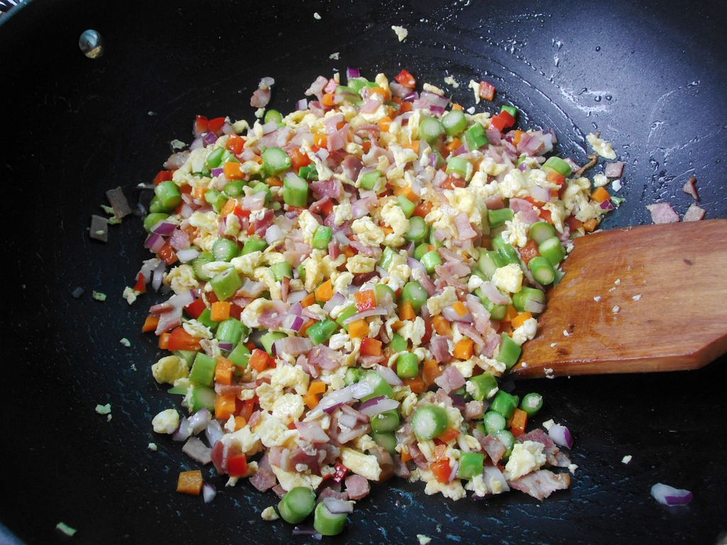 胡萝卜青菜蛋炒饭怎么做_胡萝卜青菜蛋炒饭的做法_豆果美食