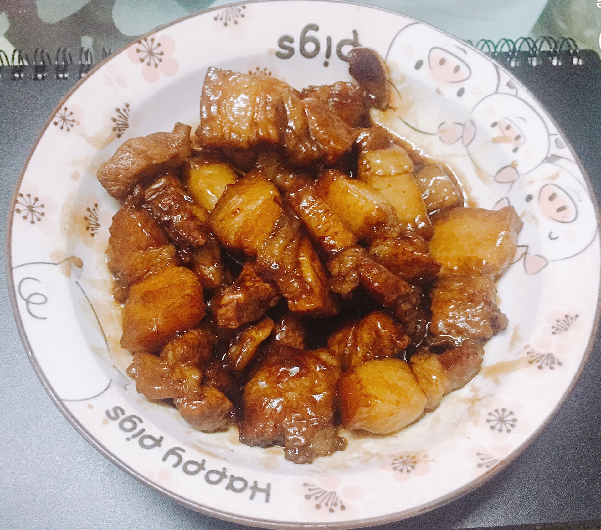 Braised pork in brown sauce