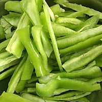 尖椒炒鱿鱼的做法图解4