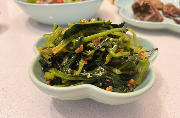 凉拌菠菜的做法