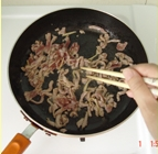 毛豆米茭白炒肉丝的做法图解4