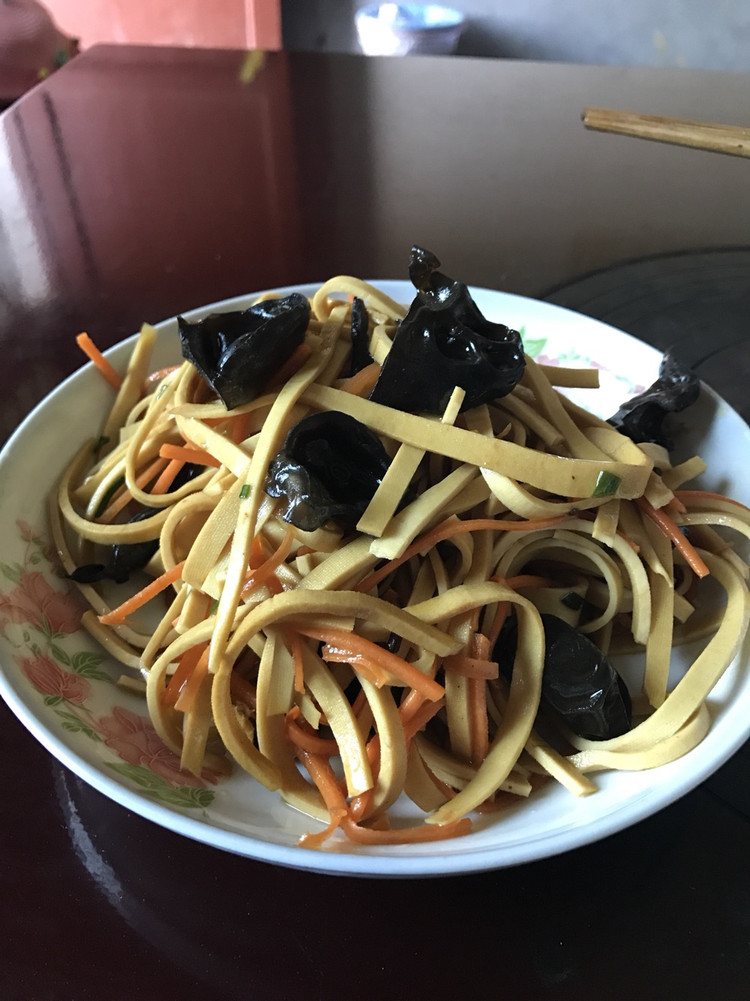 凉拌豆皮的做法