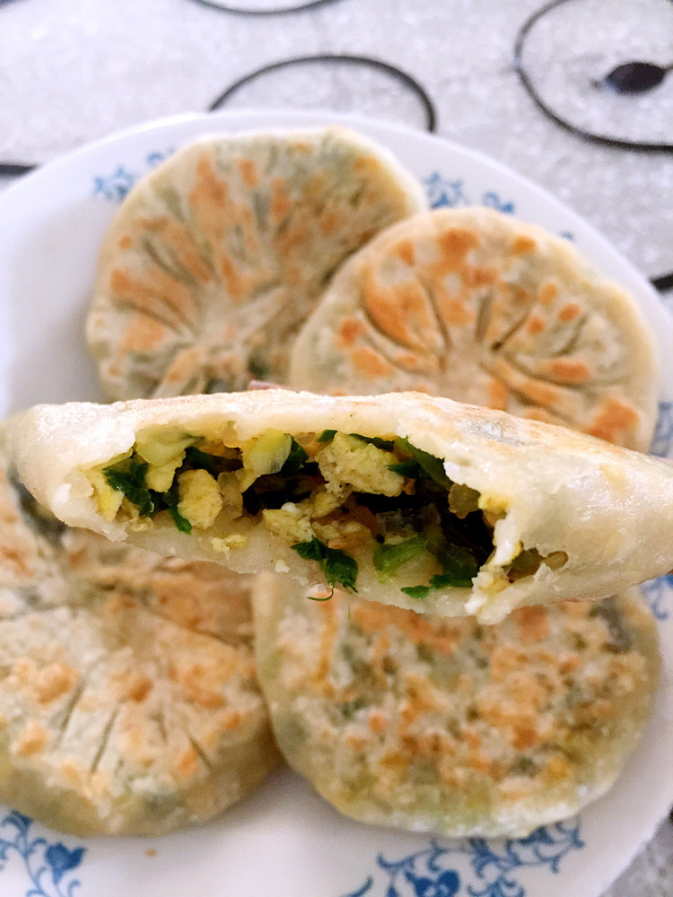 韭菜鸡蛋馅饼的做法
