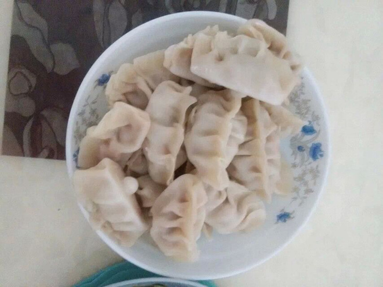 酷暑佳肴——番茄肉馅饺子的做法