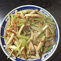 西芹鱿鱼炒肉的做法图解5