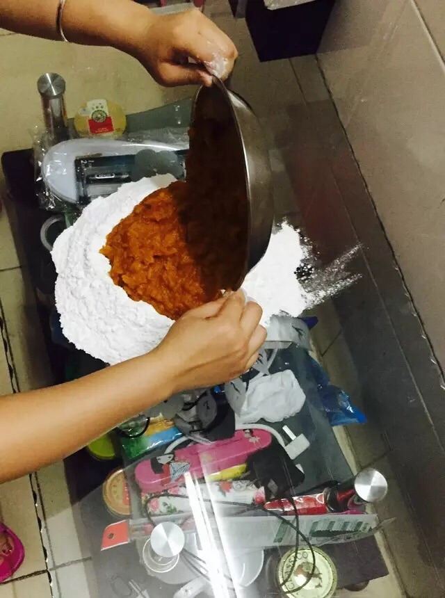 香糯南瓜饼的做法图解1