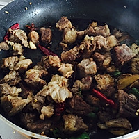 胡萝卜土豆炖牛腩的做法图解3
