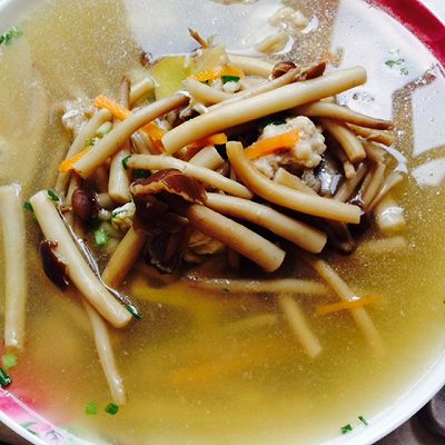 茶树菇肉圆汤