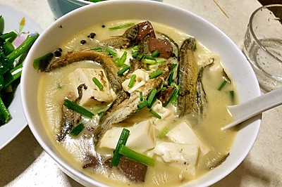 泥鳅炖豆腐