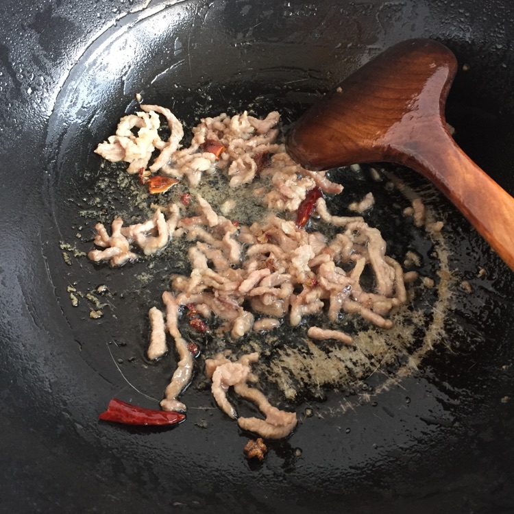 洋葱炒肉丝的做法图解3