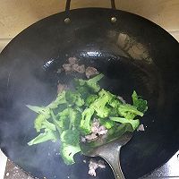 西兰花炒肉片的做法图解4