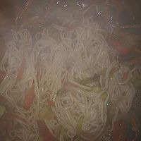 茄汁炒面的做法图解4