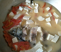 草鱼西红柿豆腐汤的做法
