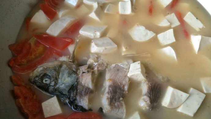 草鱼西红柿豆腐汤