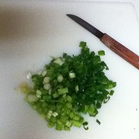 香葱鸡蛋饼的做法图解1