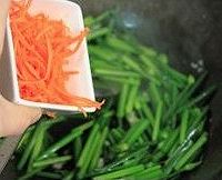 瘦肉炒韭菜花的做法图解7