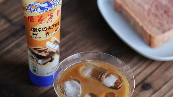 丝滑甜润，喝一口就爱上的炼乳拿铁
