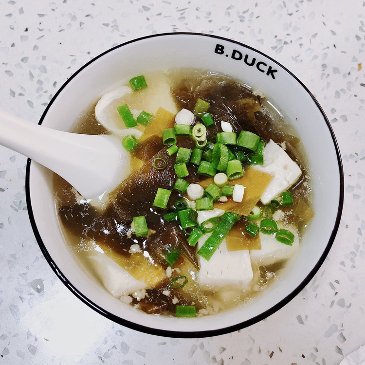 嫩豆腐海带汤（真的很好喝）的做法