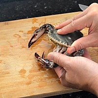 粤式葱姜炒蟹 | 做好螃蟹，从处理活蟹开始的做法图解2