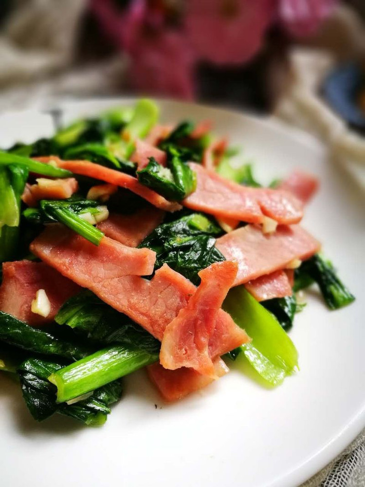 蒜香火腿炒青菜的做法