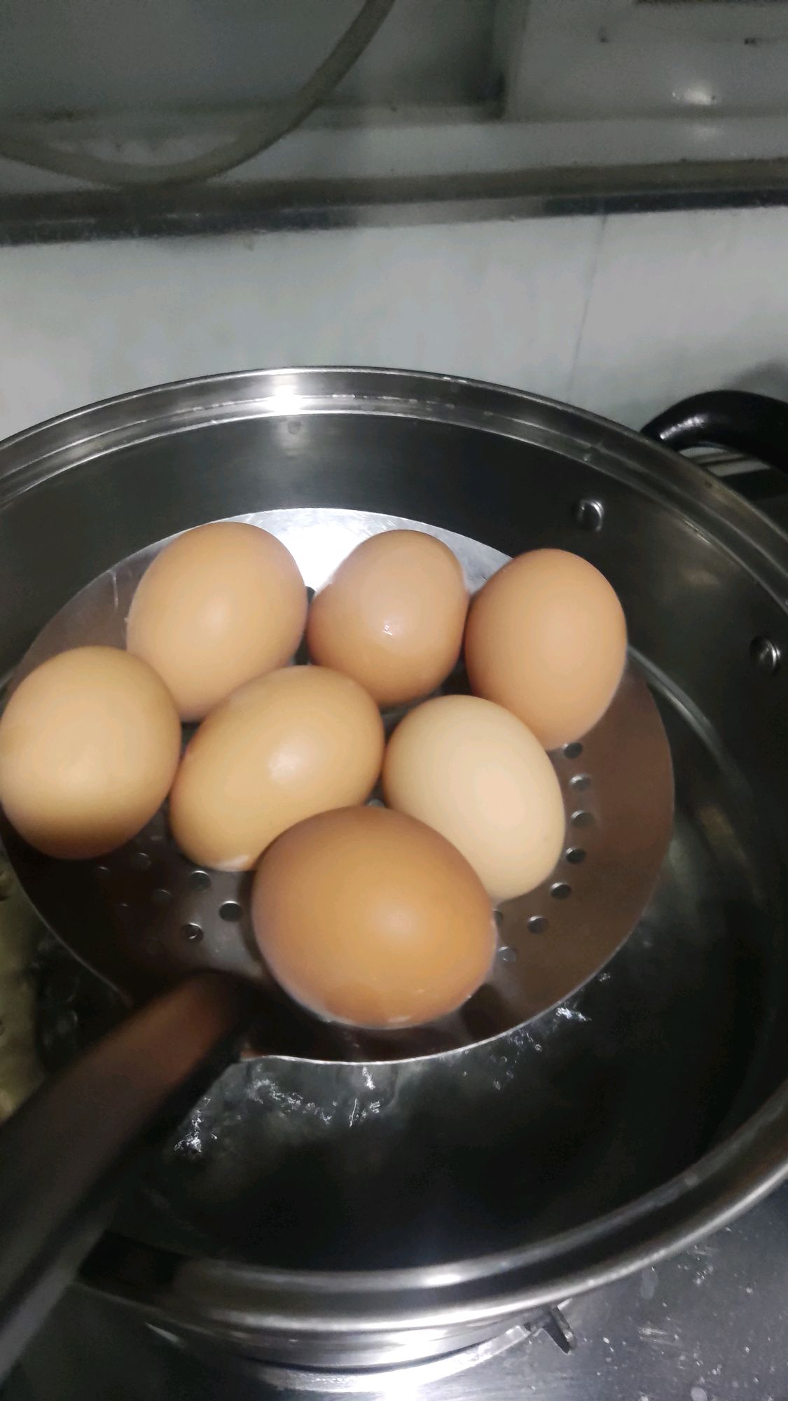 鸡蛋怎么腌好吃又出油 水腌鸡蛋的方法和步骤 - 汽车时代网