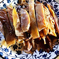 香味满屋的墨鱼炖鸡的做法图解2
