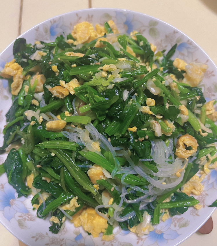 冬天的减脂选择—-拌菠菜粉丝鸡蛋的做法