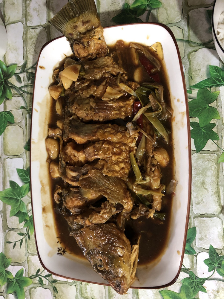 红烧鲤鱼(鱼汤都能吃俩碗饭)的做法