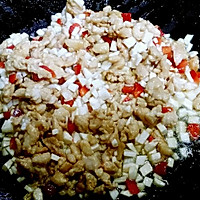 【蔓德拉的厨房】南极磷虾鸡粒炒饭的做法图解3