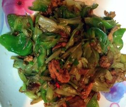 鸡胸肉炒空心菜的做法