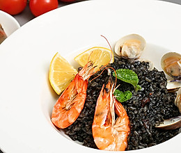 墨鱼汁海鲜饭，够黑够美味的暗黑系料理的做法