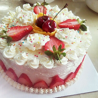 草莓生日蛋糕