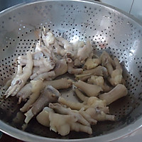 苦瓜黄豆鸡脚汤的做法图解4