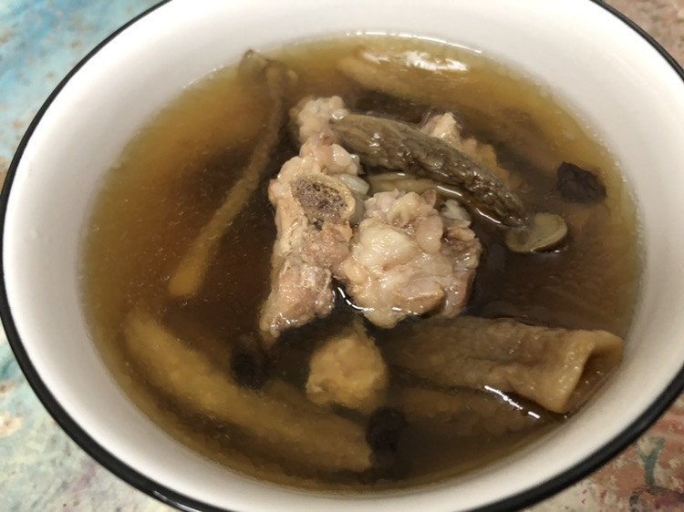 排骨菇汤的做法