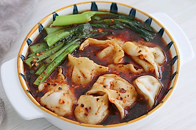 胡萝卜香菇饺子，鲜香可口