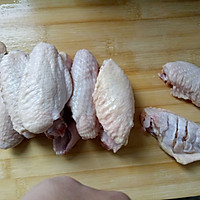 少油+食材丰富的焖鸡翅的做法图解3