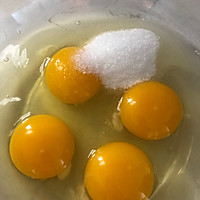 香蕉蛋糕的做法图解1