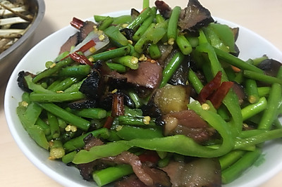 蒜苔炒腊肉