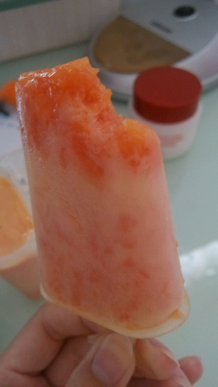 木瓜牛奶冰棒，夏日么么哒的做法