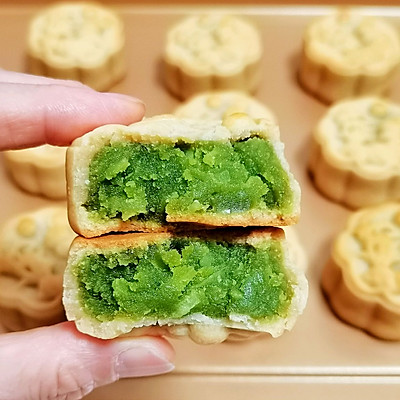 斑斓莲蓉椰香月饼