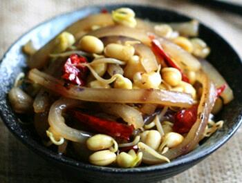 豆芽炒猪皮