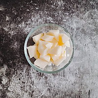 洛神花炖雪梨的做法图解2