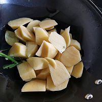 土豆炖牛肉的做法图解4