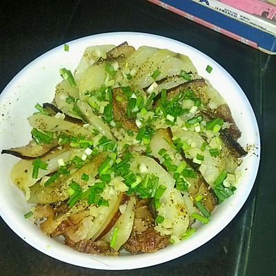 超级美味土豆蒸腊肉